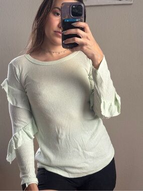 Light Mint Ruffle Sleeve Long Sleeve Tee